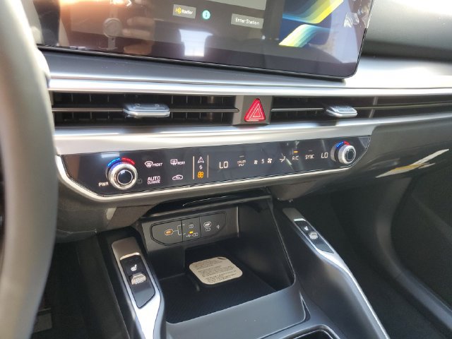 New 2026 Kia Sorento EX AWD/4WD image 32