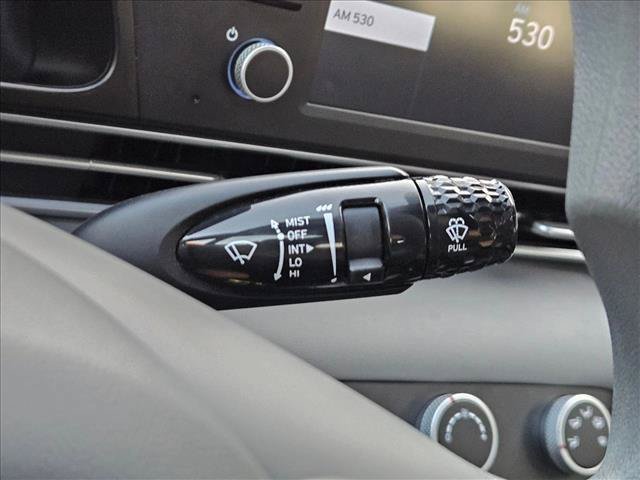 Used 2021 Hyundai Elantra SE FWD image 22