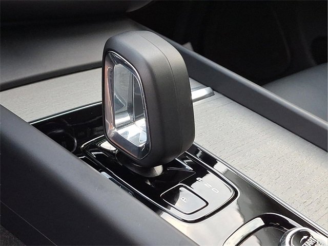 Certified 2025 Volvo XC60 B5 Plus image 13