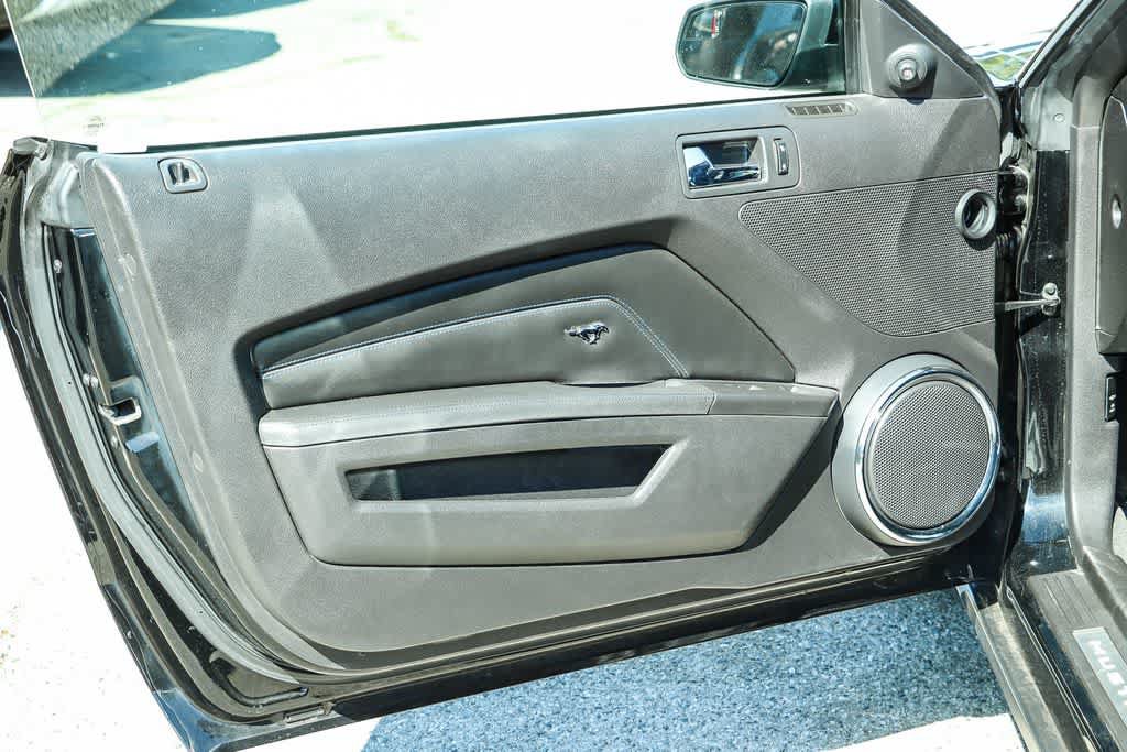 Used 2011 Ford Mustang GT Premium w/ Electronics Pkg RWD image 20