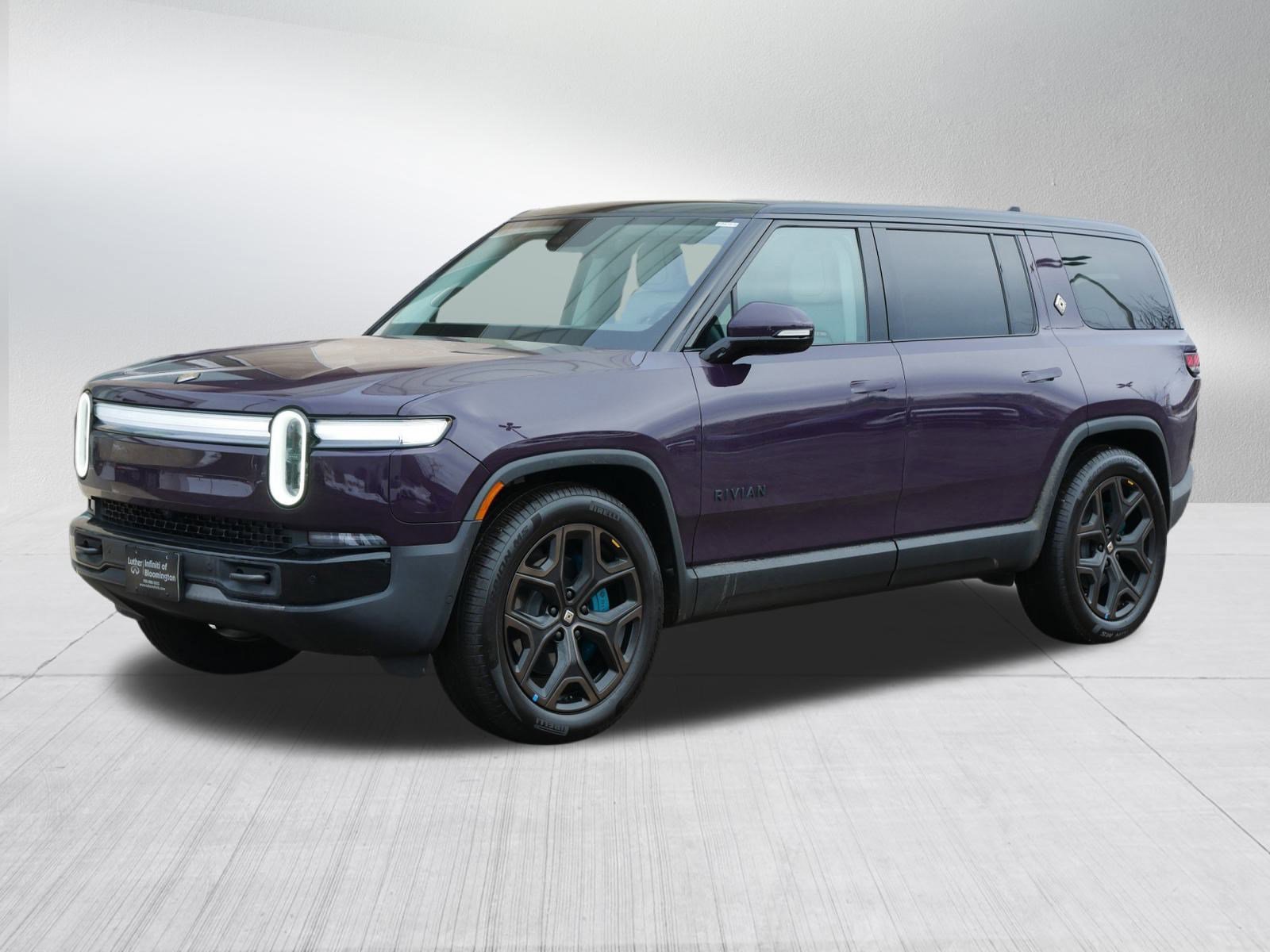 Used 2026 Rivian R1S Premium image 3