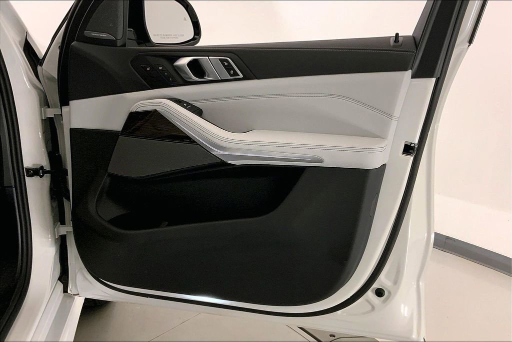 Used 2026 BMW X5 xDrive40i image 25
