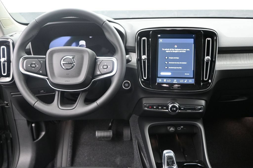 New 2026 Volvo XC40 B5 Plus w/ Climate Package AWD/4WD image 12