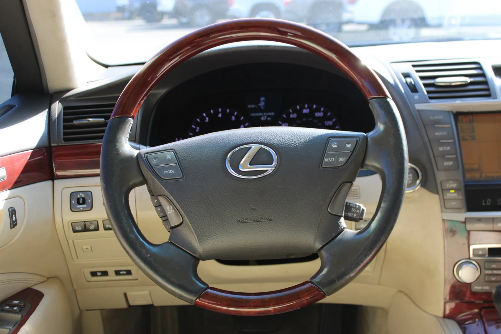 Used 2010 Lexus LS 460 RWD image 21