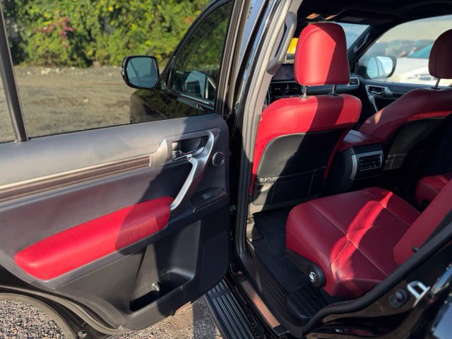 Certified 2023 Lexus GX 460 Luxury w/ Sport Design Package AWD/4WD image 12