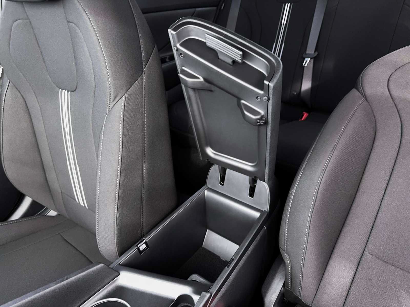 New 2026 Hyundai Elantra SEL Sport FWD image 18