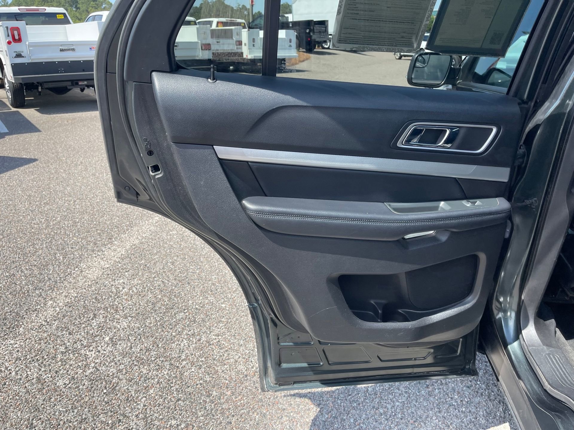 Used 2016 Ford Explorer XLT w/ Equipment Group 202A FWD image 20