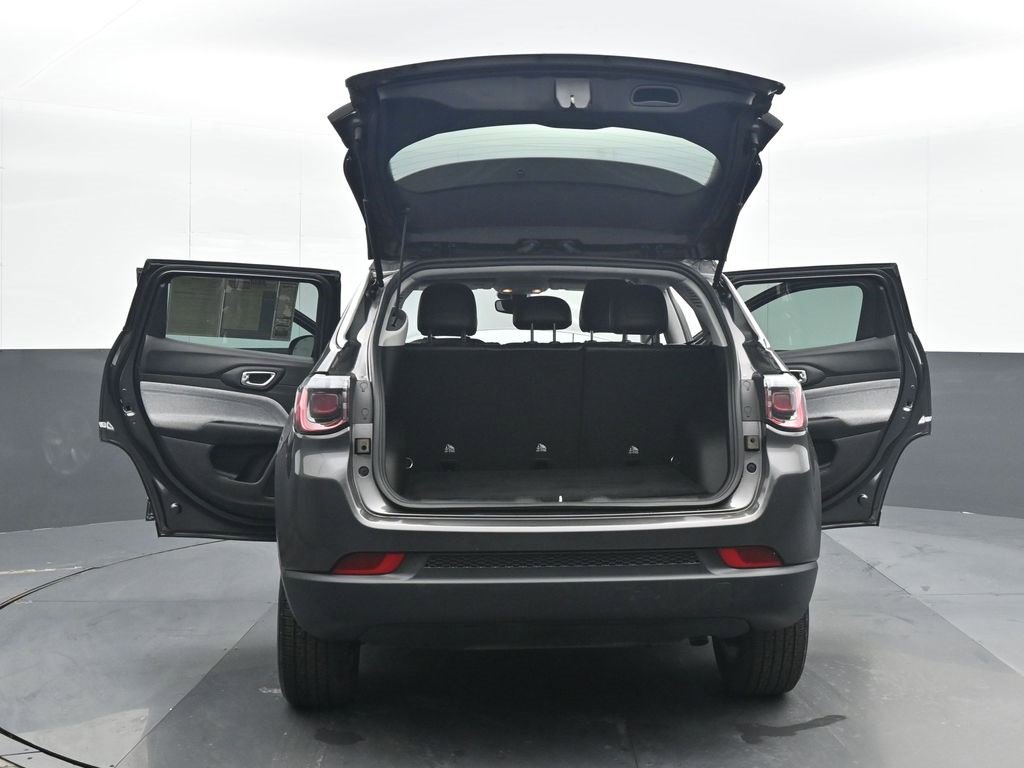 Used 2022 Jeep Compass Latitude w/ Convenience Group image 25