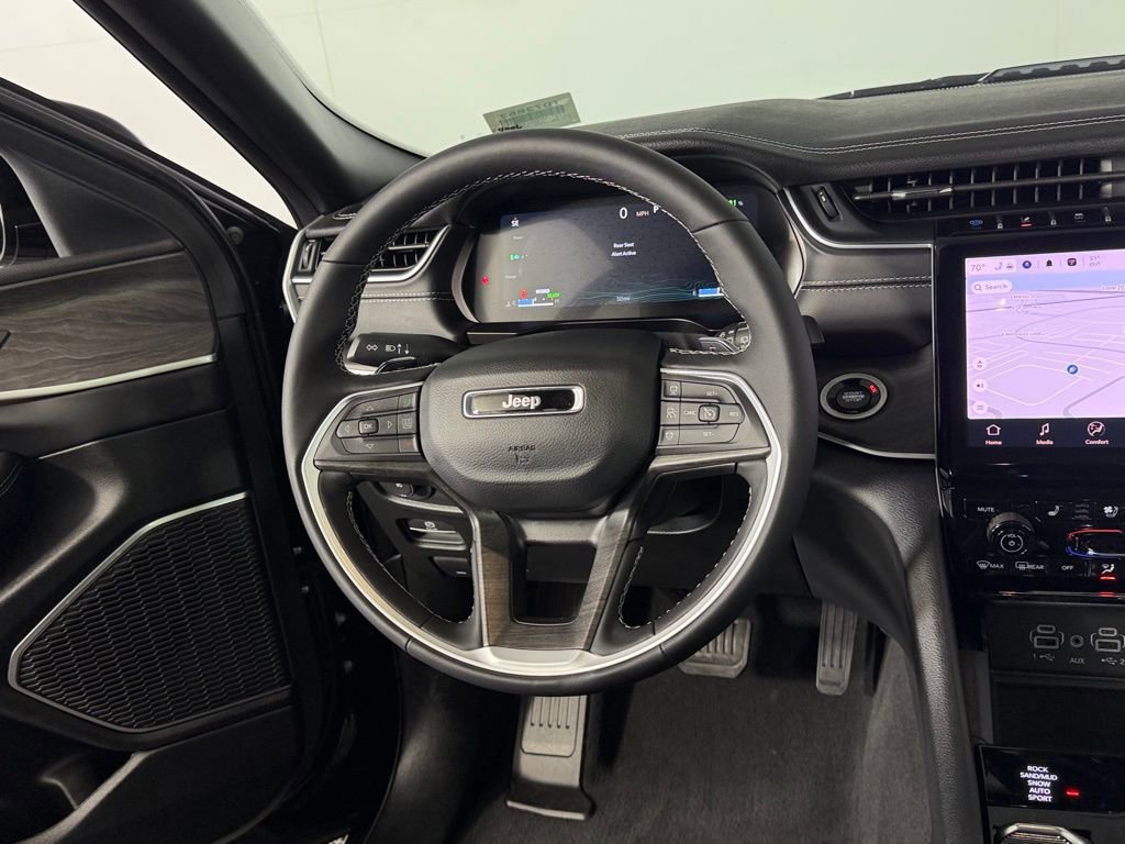 Used 2025 Jeep Grand Cherokee Limited 4xe image 14