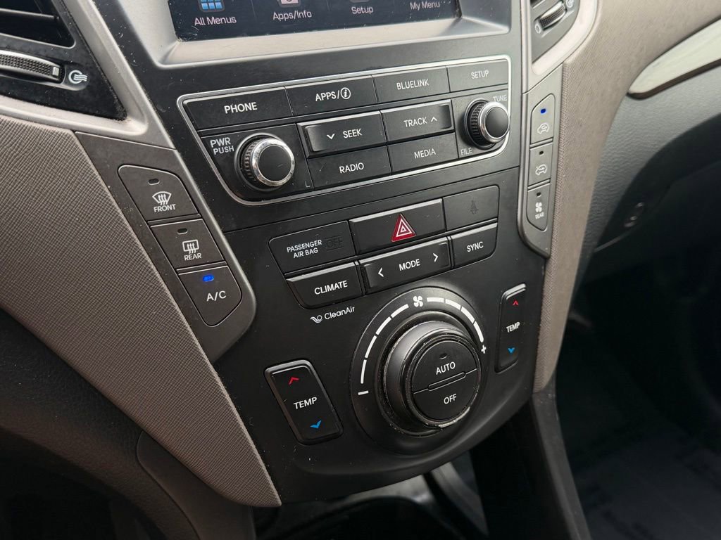 Used 2017 Hyundai Santa Fe SE FWD image 21