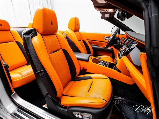 Used 2021 Rolls-Royce Dawn RWD image 35