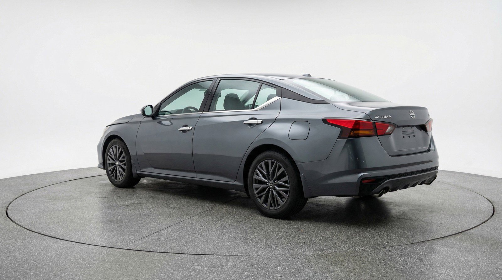 Used 2025 Nissan Altima 2.5 SV FWD image 6