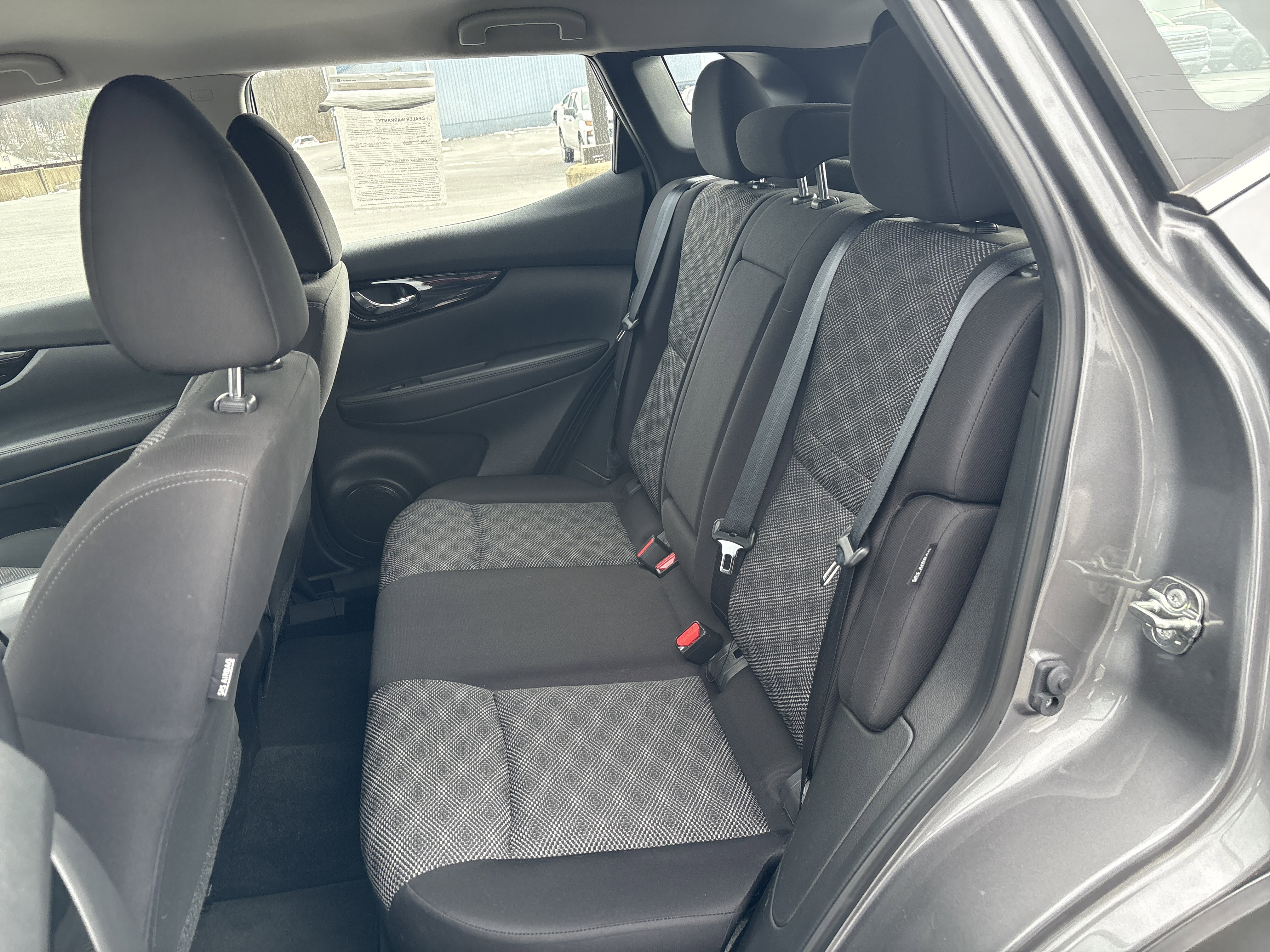 Used 2022 Nissan Rogue Sport SV image 14