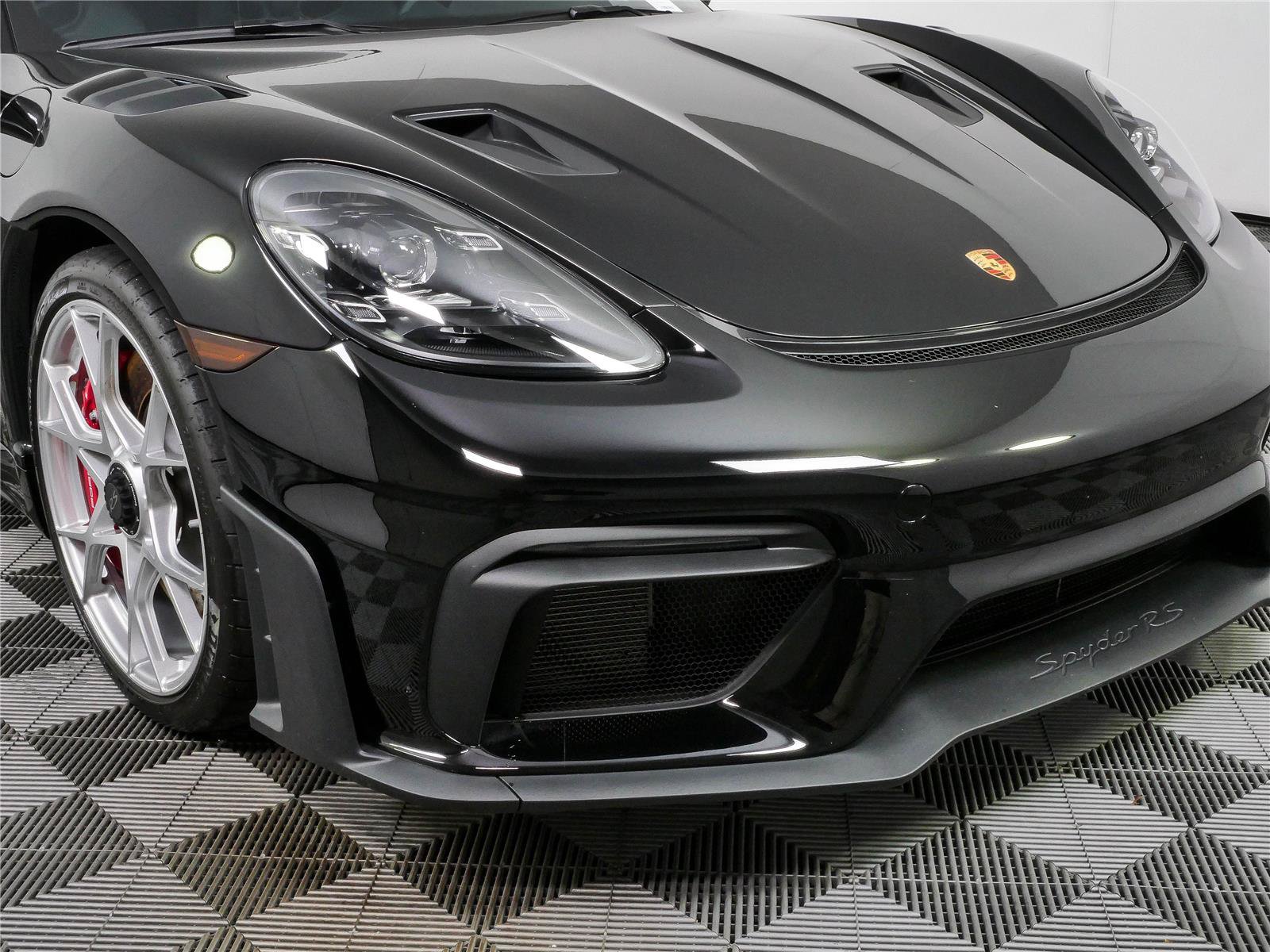 Certified 2025 Porsche 718 Boxster Spyder RS w/ Weissach Package RWD image 35