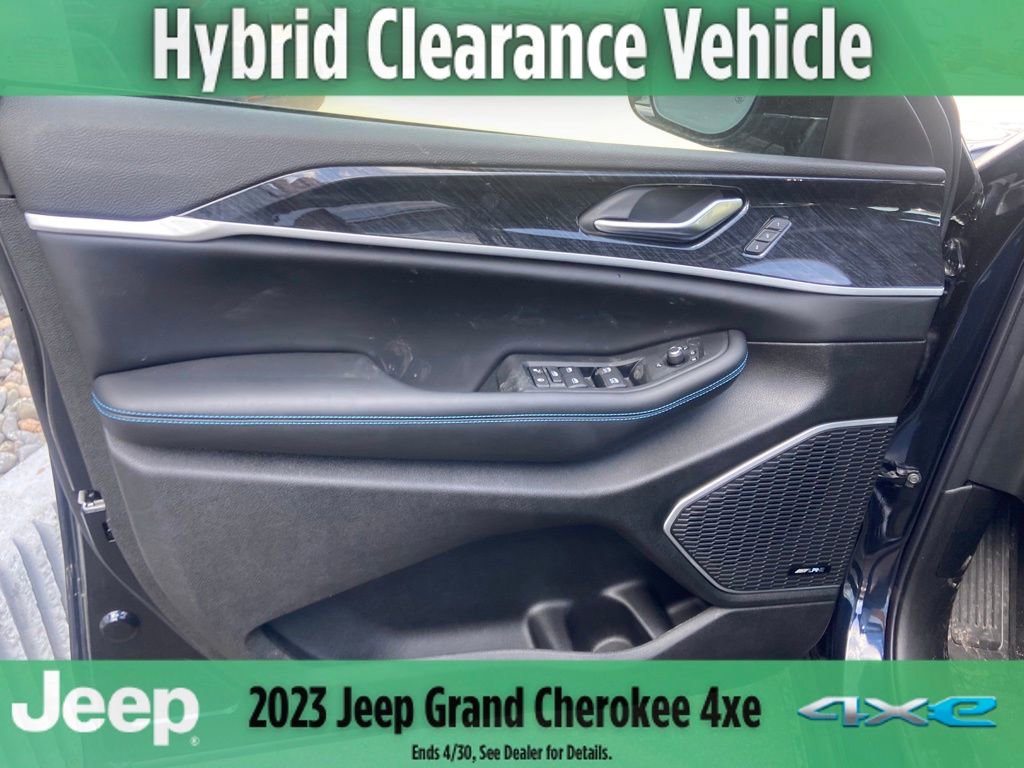 New 2023 Jeep Grand Cherokee Trailhawk w/ Advanced Protech Group II image 41