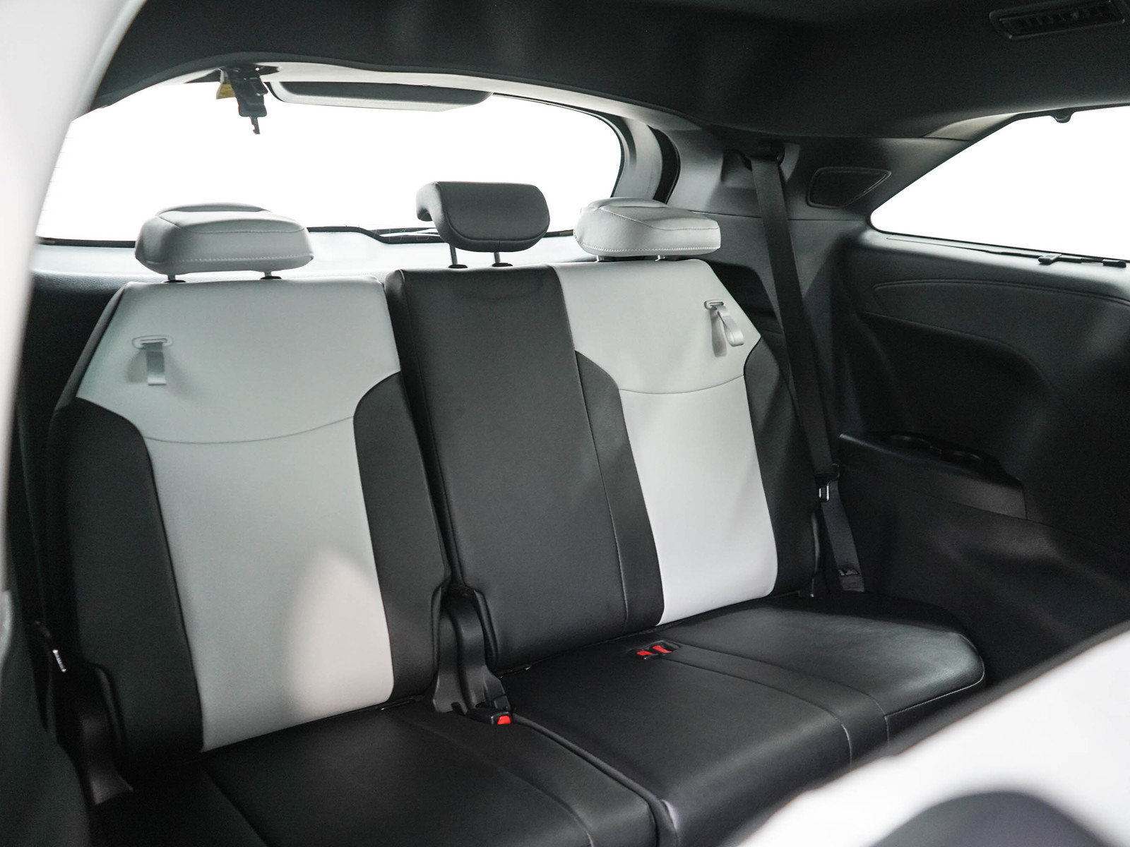 Used 2026 Toyota Sienna AWD image 13