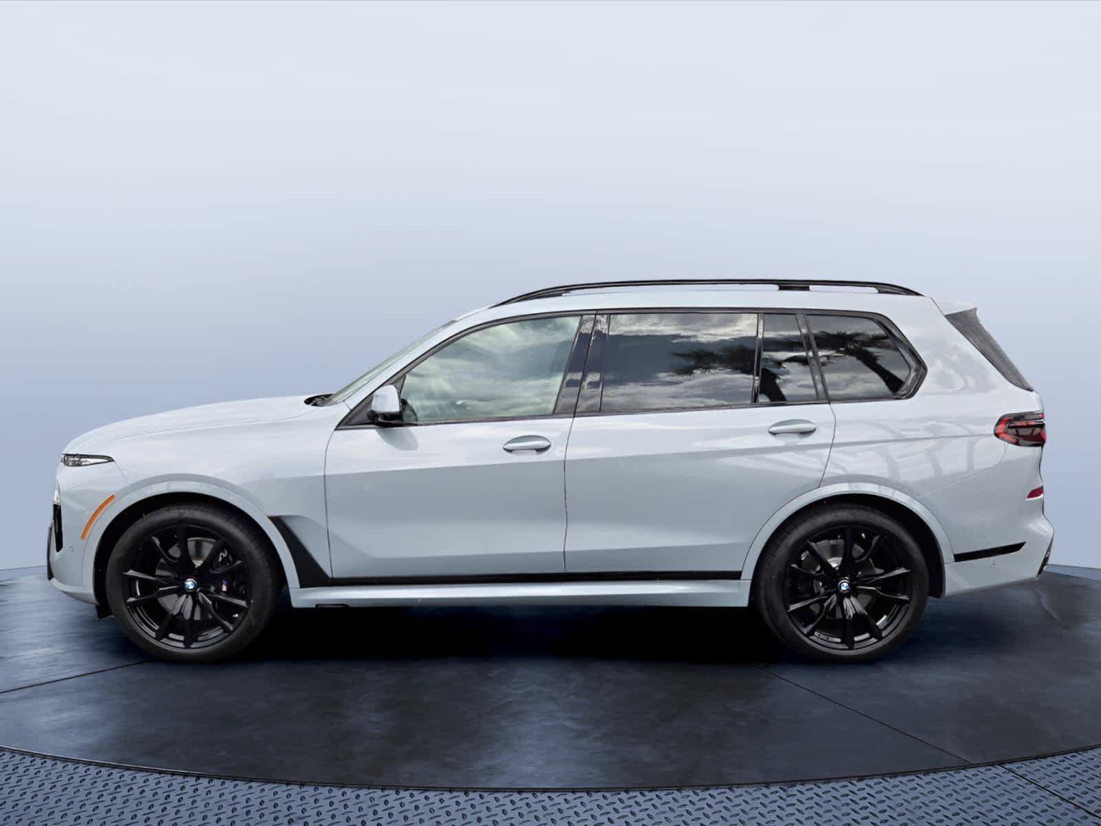 Used 2026 BMW X7 xDrive40i w/ Executive Package AWD/4WD image 6