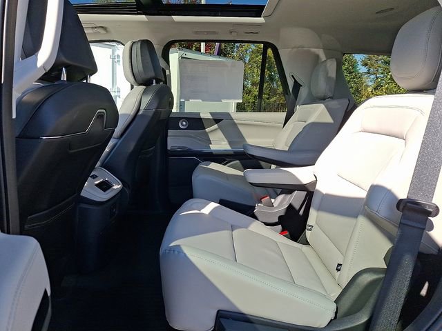 New 2025 Lincoln Navigator Reserve AWD/4WD image 5