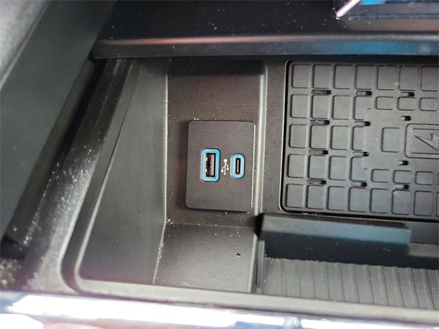 Used 2024 Ford Expedition Max XLT image 31