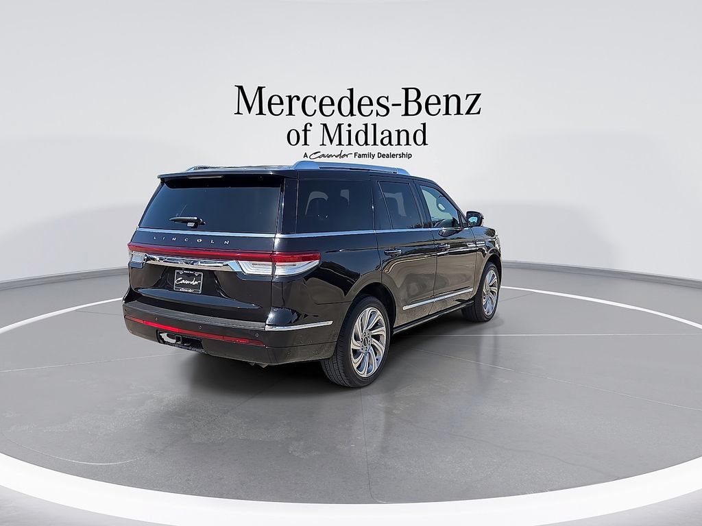 Used 2024 Lincoln Navigator Reserve AWD/4WD image 8
