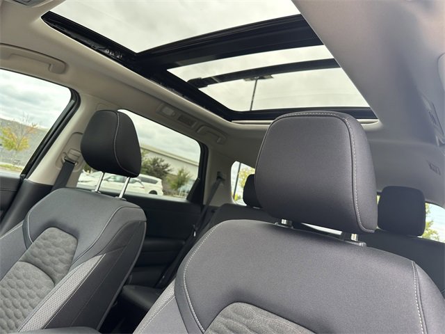 Certified 2025 Nissan Pathfinder SV w/ SV Premium Package image 33