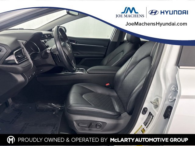 Used 2019 Toyota Camry XSE image 25