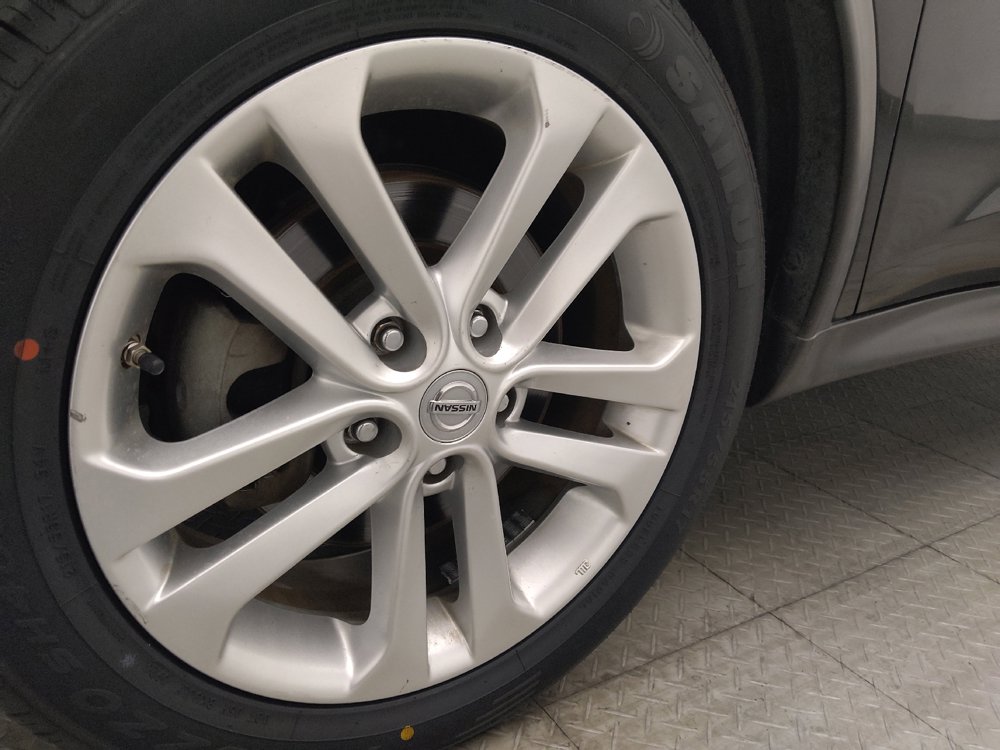 Used 2016 Nissan Juke S FWD image 31