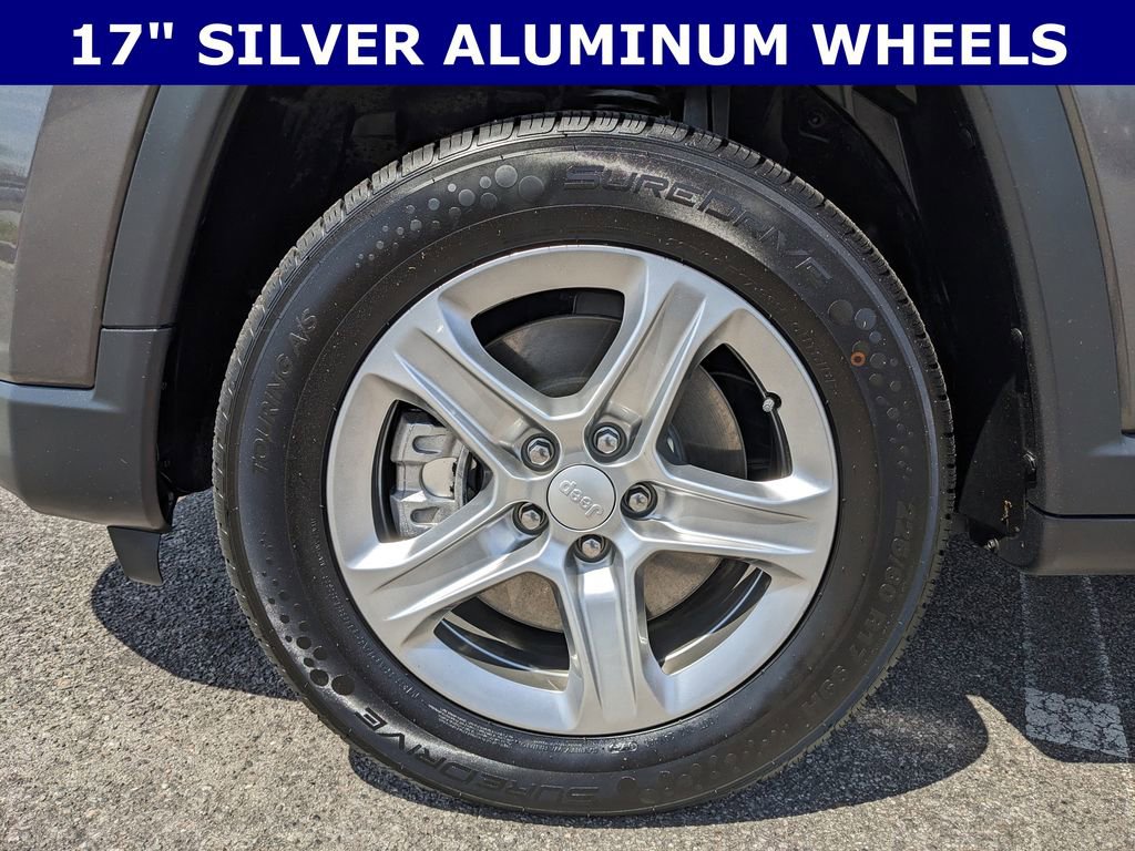 Used 2024 Jeep Compass Latitude AWD/4WD image 5