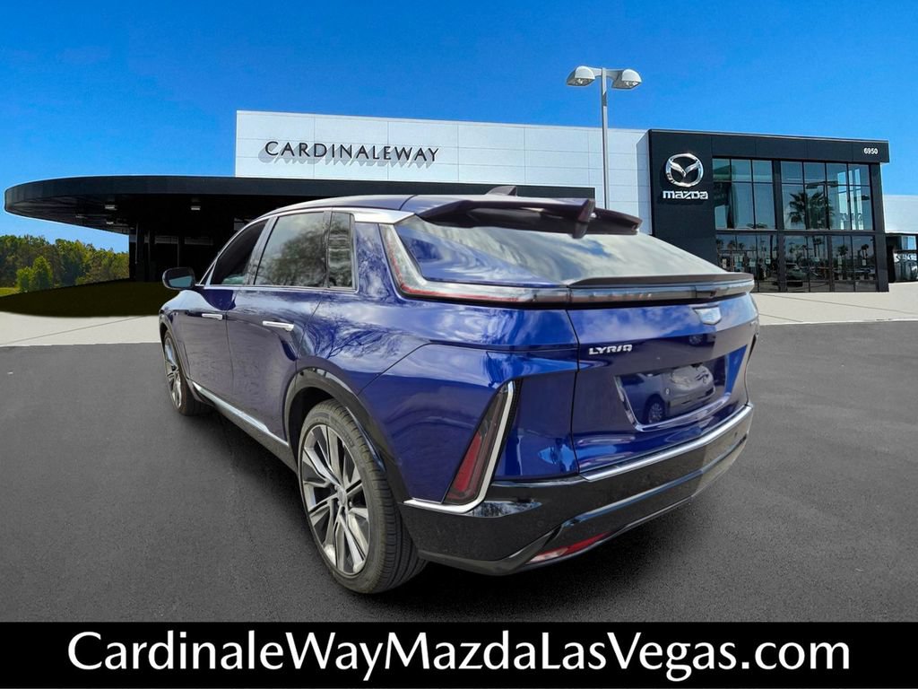 Used 2024 Cadillac Lyriq Luxury w/ LPO, Floor Liner Package AWD/4WD image 4