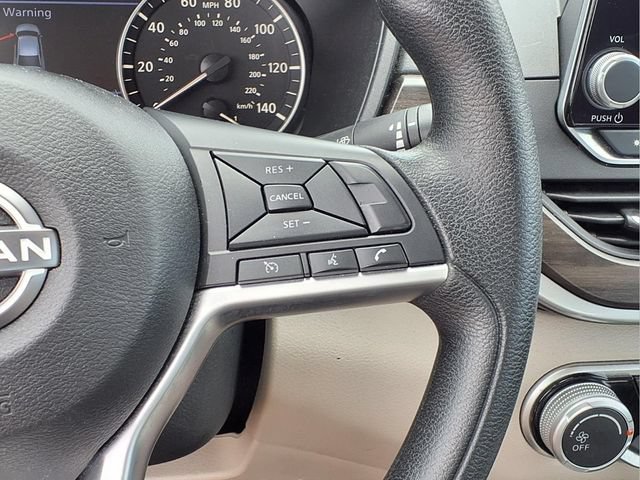 Used 2025 Nissan Altima 2.5 SV FWD image 16