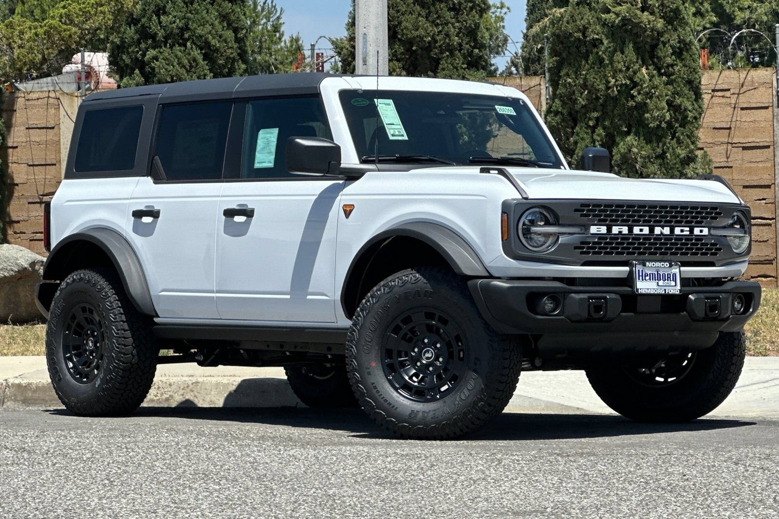 New 2026 Ford Bronco Badlands w/ Sasquatch Package AWD/4WD video 2