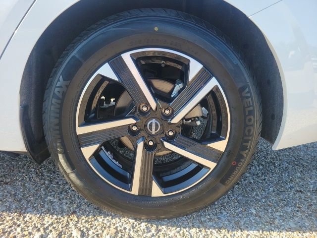 Used 2024 Nissan Sentra SV image 11