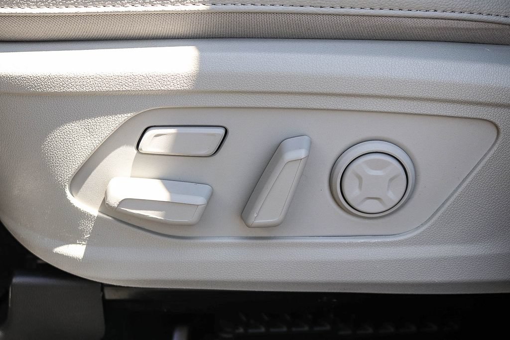 Certified 2025 Kia Sorento SX Prestige AWD/4WD image 21