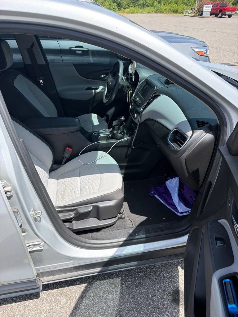 Used 2020 Chevrolet Equinox LS FWD image 11