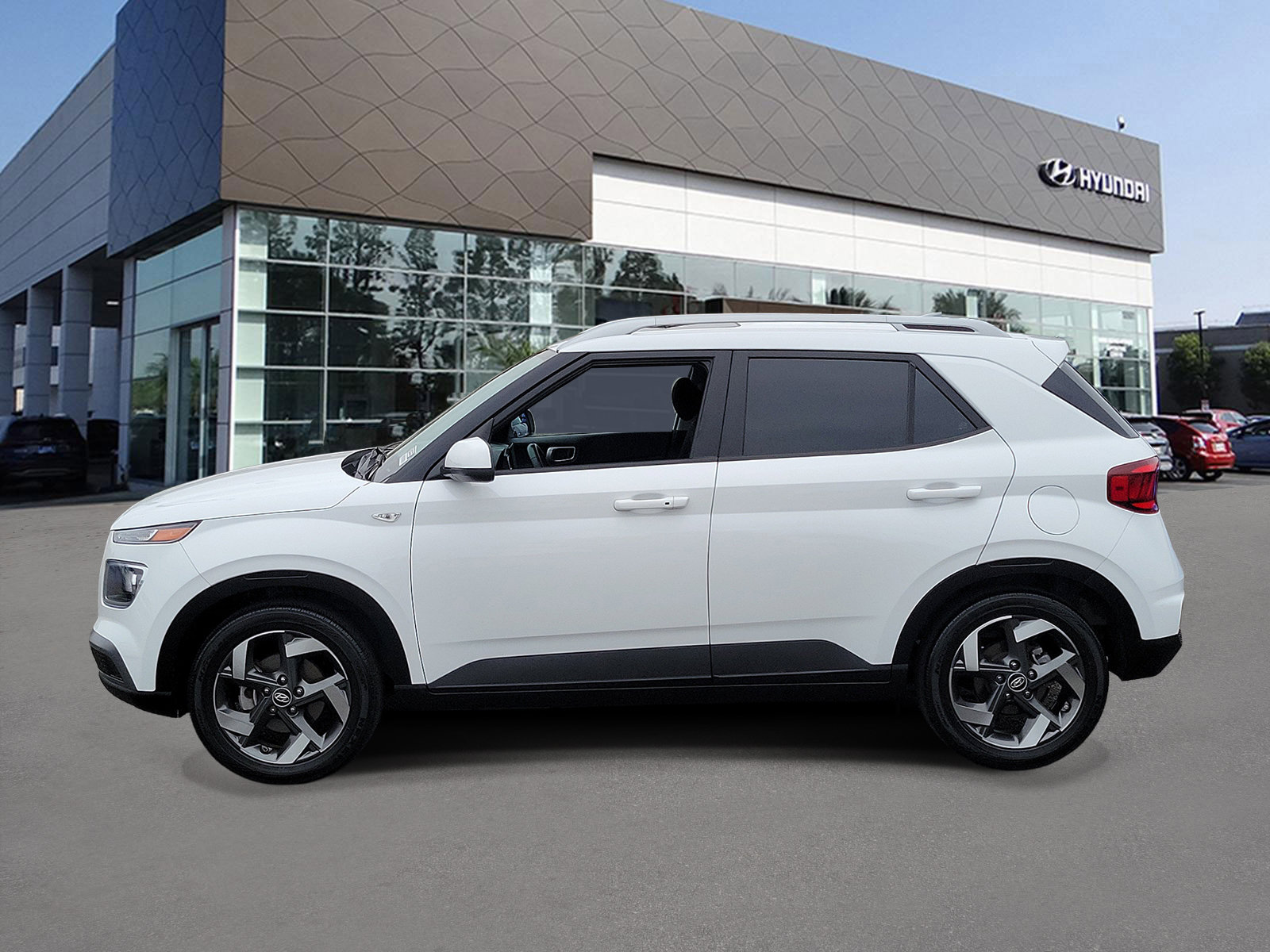Certified 2024 Hyundai Venue SEL FWD image 3