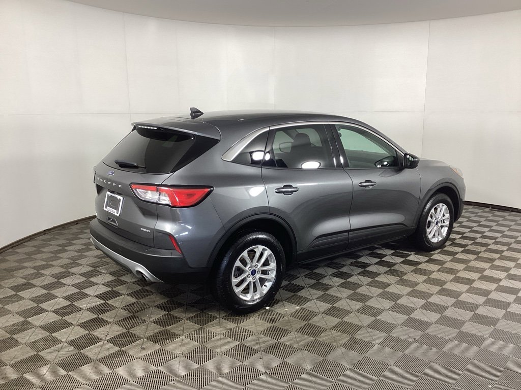 Used 2022 Ford Escape SE w/ Convenience Package image 2