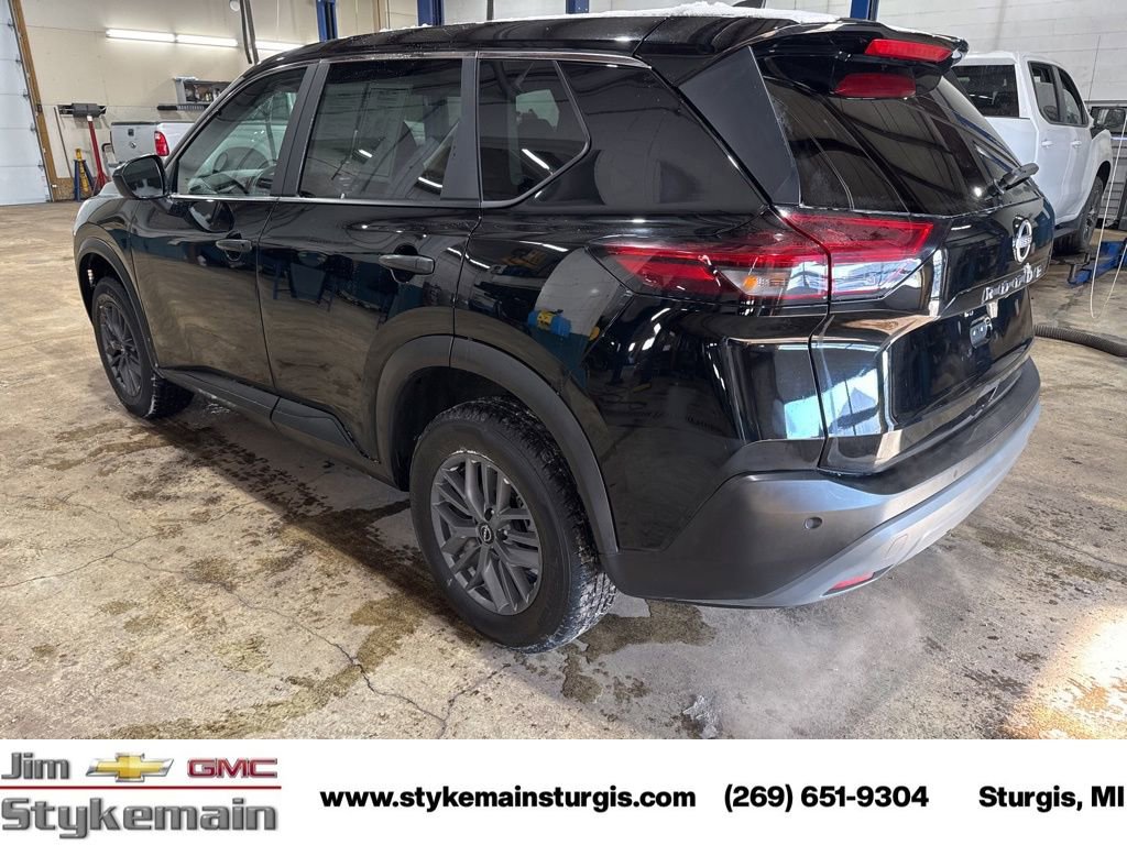 Used 2023 Nissan Rogue S image 4