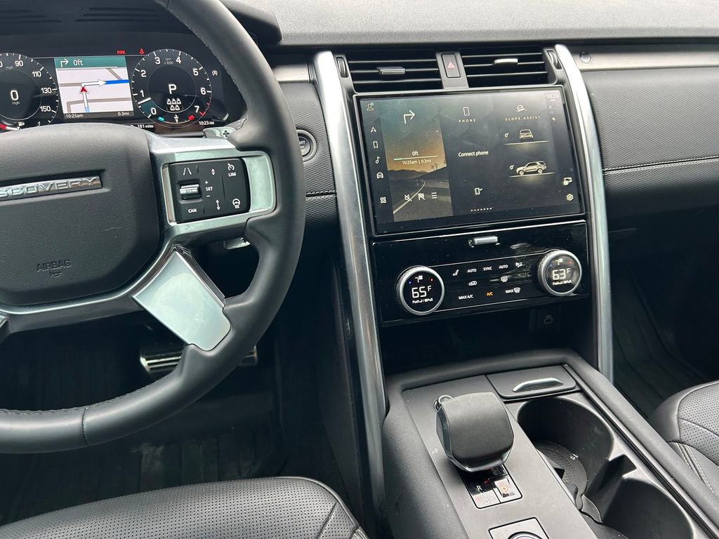 Used 2024 Land Rover Discovery Dynamic SE image 18