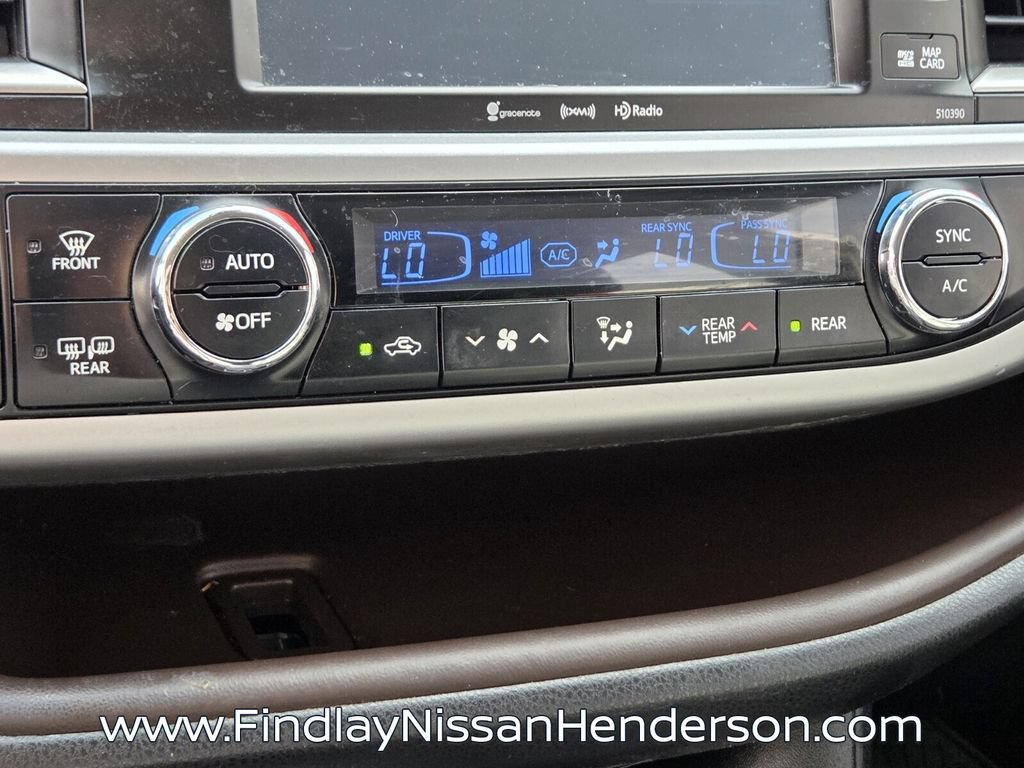 Used 2019 Toyota Highlander XLE AWD/4WD image 30