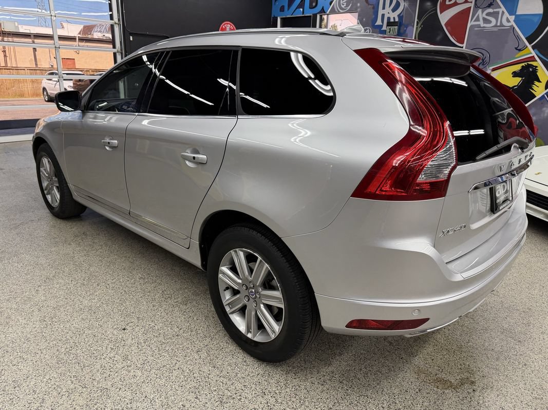 Used 2017 Volvo XC60 T5 Inscription w/ Advanced Package AWD/4WD image 3