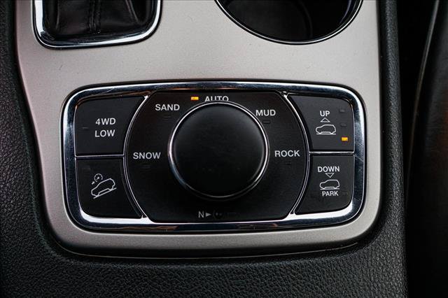 Used 2018 Jeep Grand Cherokee Overland AWD/4WD image 22
