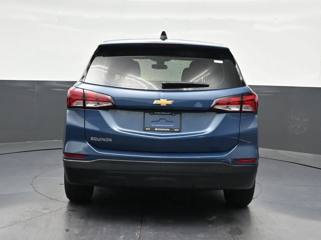 Used 2024 Chevrolet Equinox LS FWD image 4