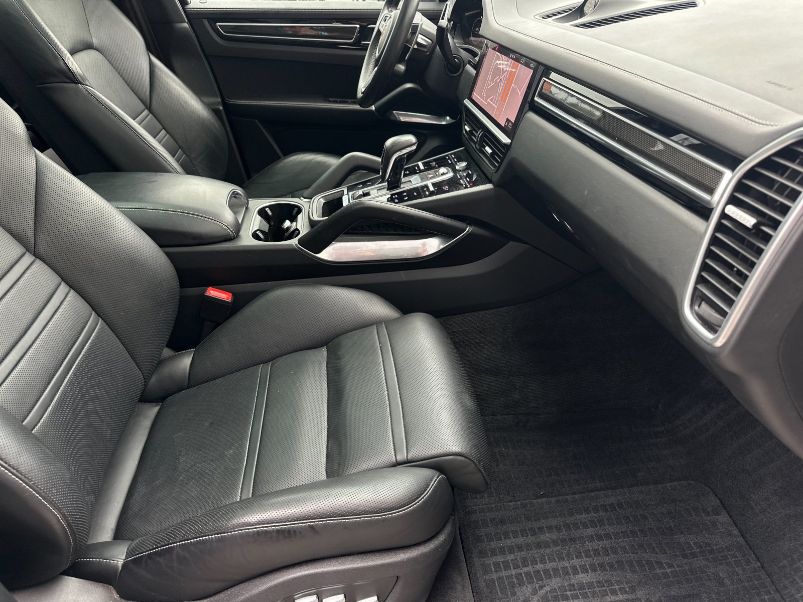 Used 2020 Porsche Cayenne Turbo AWD/4WD image 15
