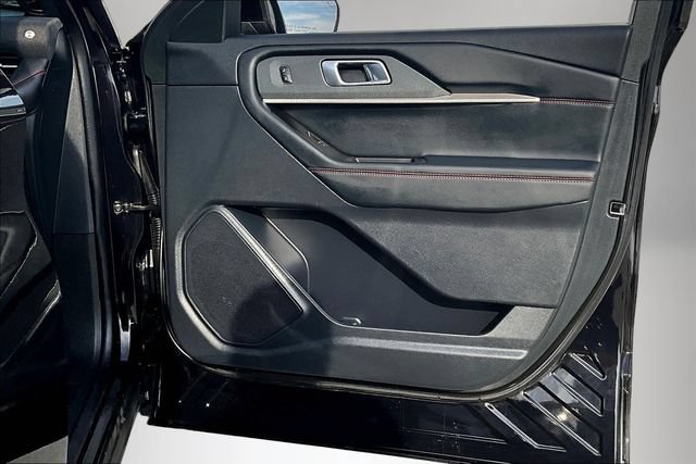Used 2025 Ford Explorer ST AWD/4WD image 28