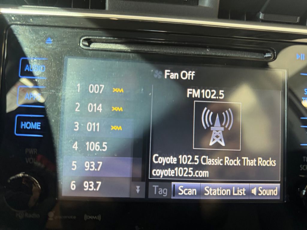 Used 2019 Toyota Corolla L image 11