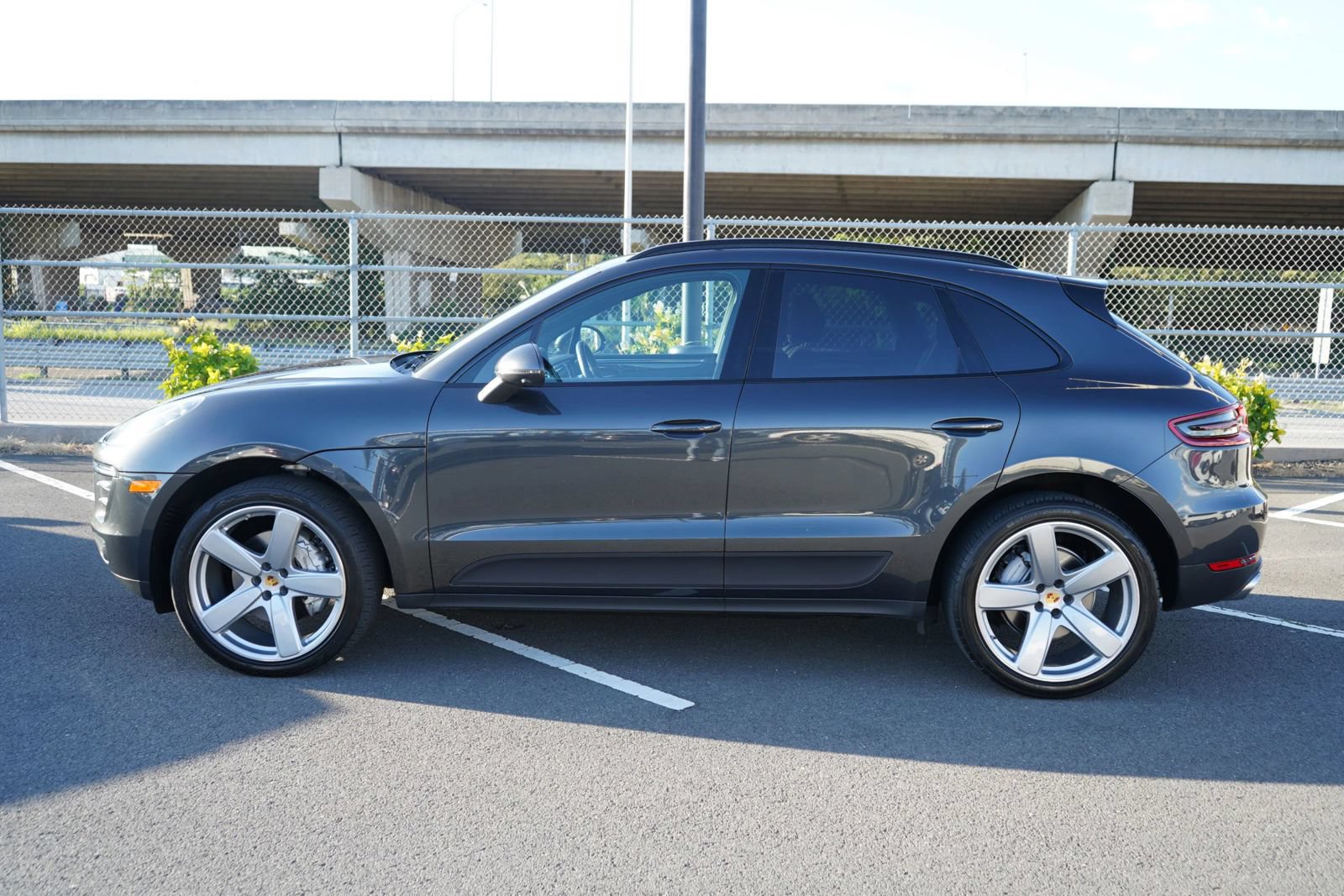 Used 2018 Porsche Macan S AWD/4WD image 2