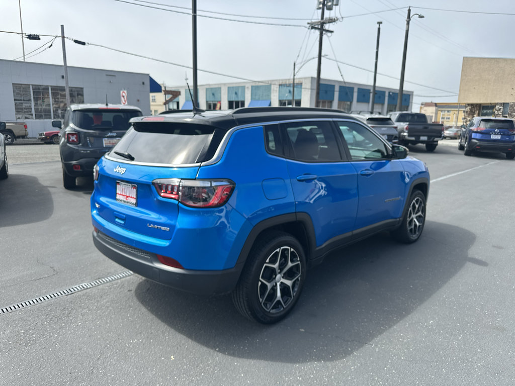 Used 2024 Jeep Compass Limited AWD/4WD image 5