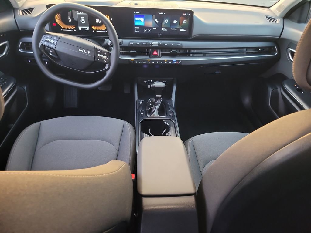 Used 2025 Kia K4 LXS image 11