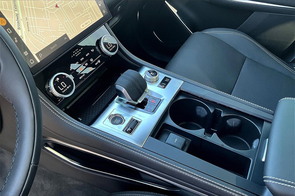 New 2026 Jaguar F-PACE R-Dynamic S image 8