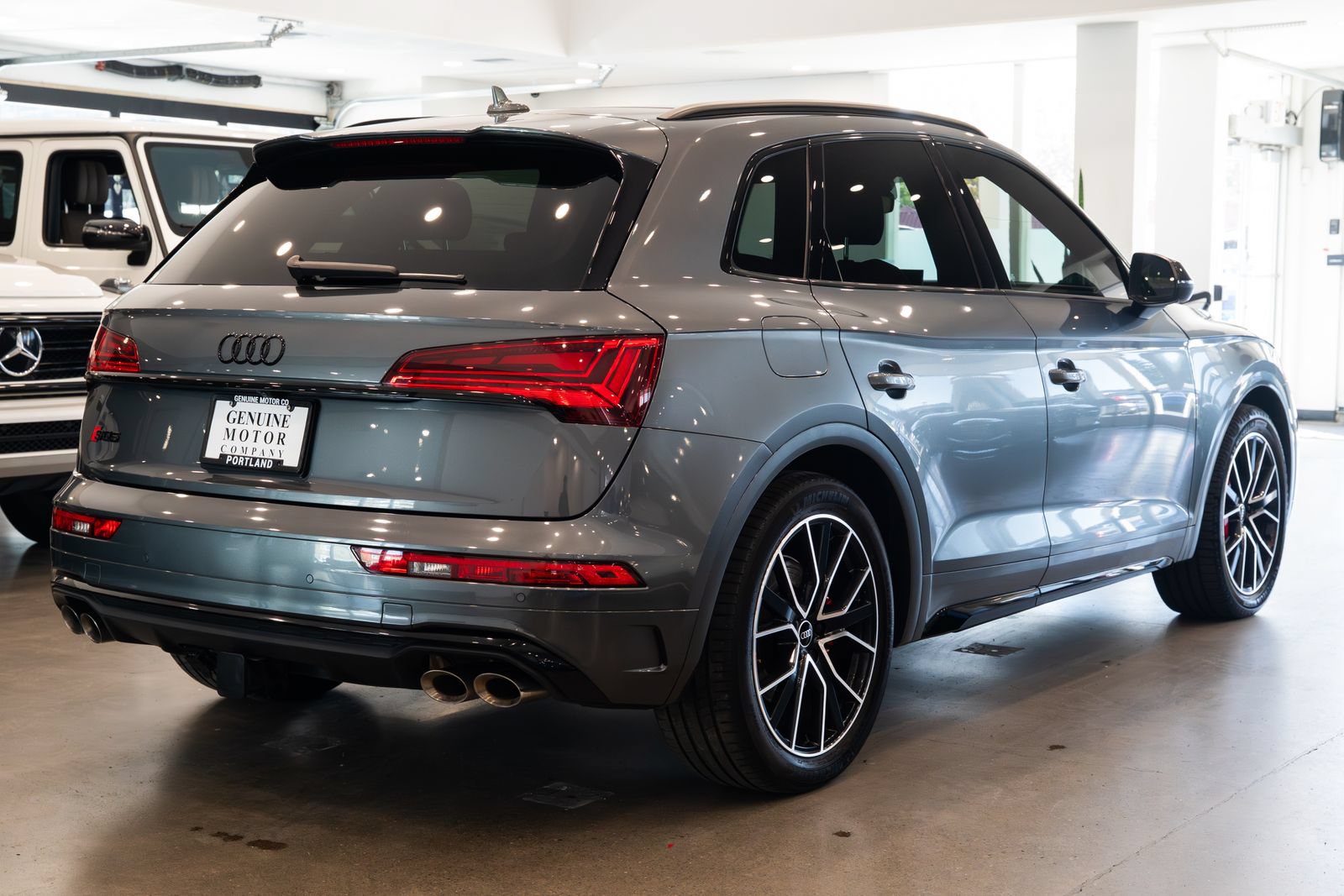 Used 2023 Audi SQ5 Premium Plus w/ Premium Plus Package AWD/4WD image 4